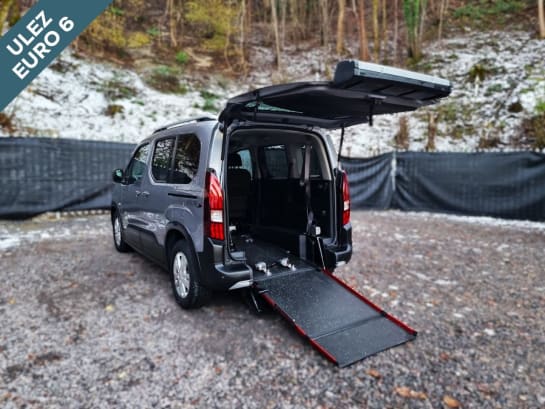 A null PEUGEOT RIFTER 3 Seat Wheelchair Accessible Disabled Access Ramp Car