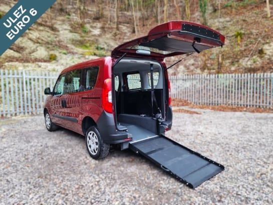 A null FIAT DOBLO 3 Seat Petrol Wheelchair Accessible Disabled Access Ramp Car