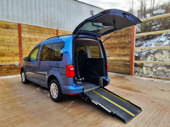 A null VOLKSWAGEN CADDY LIFE 3 Seat Auto Wheelchair Accessible Disabled Access WAV