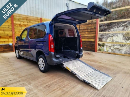 A null CITROEN BERLINGO 3 Seat Auto Wheelchair Accessible Disabled Access Ramp Car