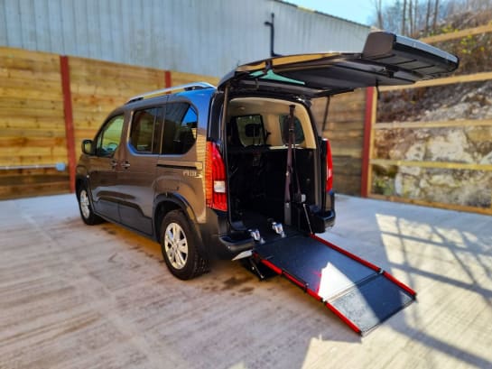 A null PEUGEOT RIFTER 5 Seat Wheelchair Accessible Disabled Access Vehicle WAV