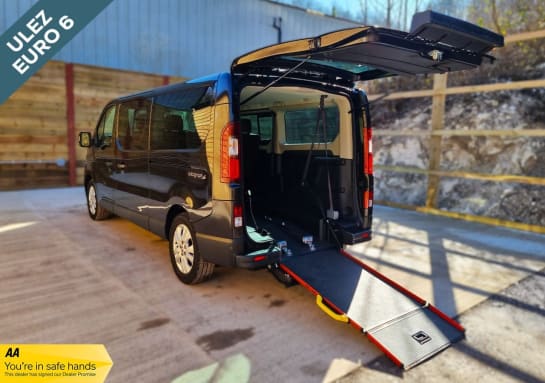 A null RENAULT TRAFIC L2 LWB 6 Seat Auto Wheelchair Accessible Disabled Access Vehicle WAV