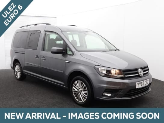 A null VOLKSWAGEN CADDY MAXI LIFE 5 Seat Auto Wheelchair Accessible Disabled Access Vehicle WAV