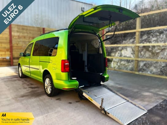A null VOLKSWAGEN CADDY MAXI LIFE 5 Seat Auto Wheelchair Accessible Disabled Access Vehicle WAV