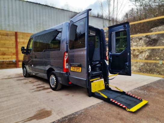 A null RENAULT MASTER 4 Seat Wheelchair Accessible Disabled Access Vehicle WAV