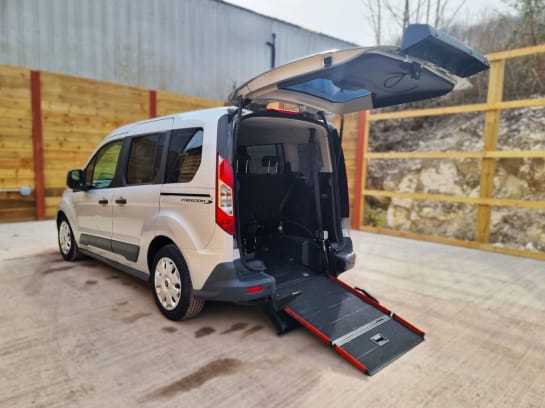A null FORD TOURNEO CONNECT 5 Seat Auto Wheelchair Accessible Disabled Access Vehicle WAV