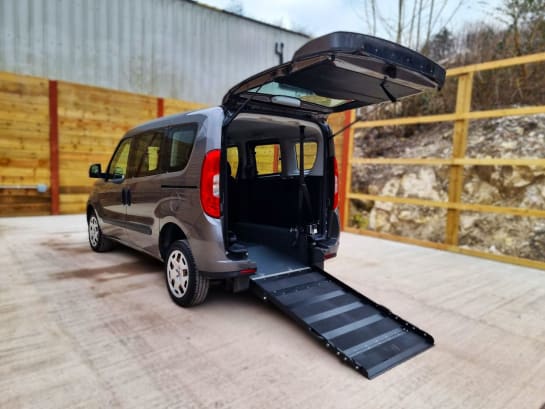 A null FIAT DOBLO 3 Seat Wheelchair Accessible Disabled Access Vehicle WAV