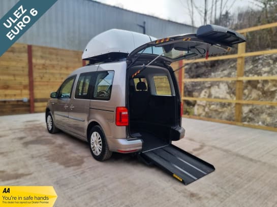 A null VOLKSWAGEN CADDY LIFE Passenger Up Front Auto Wheelchair Accessible Disabled Access Vehicle WAV