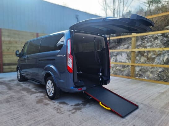 A null FORD TOURNEO CUSTOM 4 Seat L2 LWB Twin Wheelchair Accessible Disabled Access Vehicle WAV