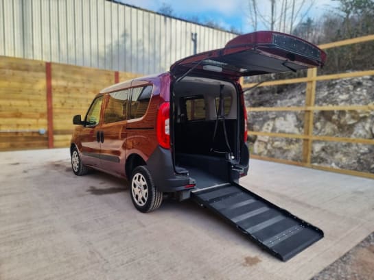 A null FIAT DOBLO 3 Seat Wheelchair Accessible Disabled Access Vehicle WAV