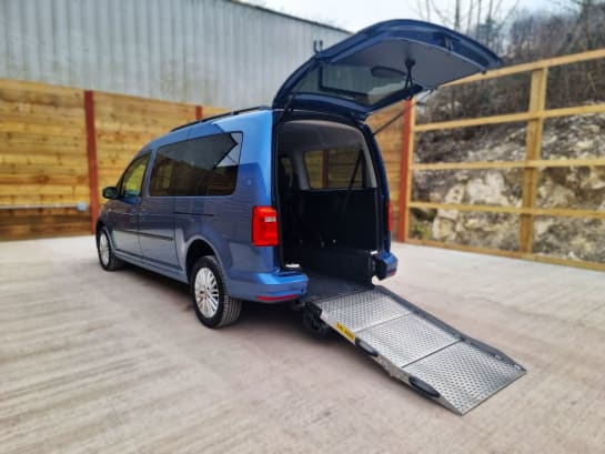 A null VOLKSWAGEN CADDY MAXI LIFE 4 Seat Wheelchair Accessible Disabled Access Vehicle WAV