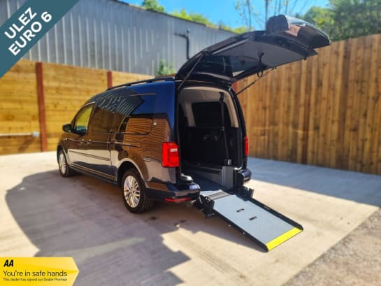A null VOLKSWAGEN CADDY MAXI LIFE 5 Seat Auto Wheelchair Accessible Disabled Access Vehicle WAV