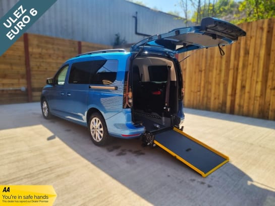 A null VOLKSWAGEN CADDY MAXI 5 Seat Auto Wheelchair Accessible Disabled Access Vehicle WAV