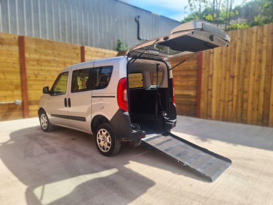 A null FIAT DOBLO 3 Seat Wheelchair Accessible Disabled Access Vehicle WAV