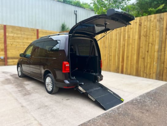 A null VOLKSWAGEN CADDY MAXI LIFE 5 Seat Auto Wheelchair Accessible Disabled Access Vehicle WAV