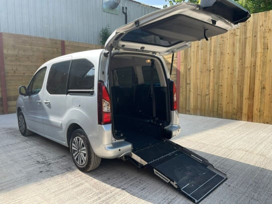 A null PEUGEOT PARTNER TEPEE 3 Seat Petrol Wheelchair Accessible Disabled Access Vehicle WAV