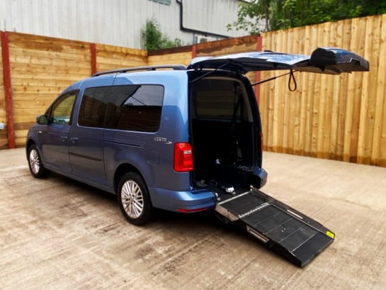 A null VOLKSWAGEN CADDY MAXI 5 Seat Wheelchair Accessible Disabled Access Vehicle WAV