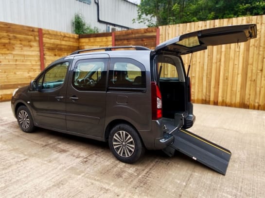 A null PEUGEOT PARTNER TEPEE Passenger Up Front Auto Wheelchair Accessible Disabled Access Vehicle WAV