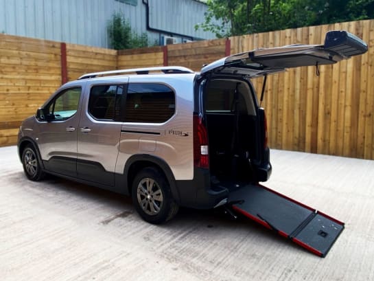 A null PEUGEOT RIFTER 5 Seat Auto Wheelchair Accessible Disabled Access Vehicle WAV