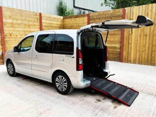 A null PEUGEOT PARTNER TEPEE 3 Seat Petrol Wheelchair Accessible Disabled Access Vehicle WAV