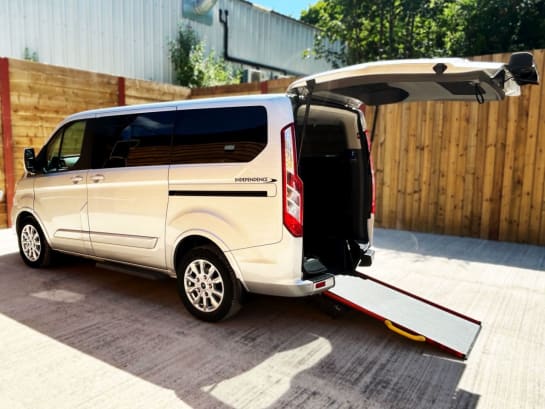 A null FORD TOURNEO CUSTOM 5 Seat Wheelchair Accessible Disabled Access Vehicle WAV