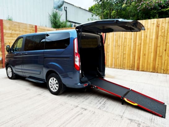 A null FORD TOURNEO CUSTOM 5 Seat Auto Wheelchair Accessible Disabled Access Vehicle WAV