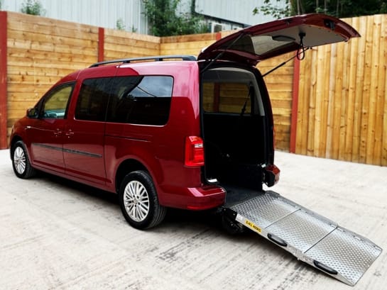 A null VOLKSWAGEN CADDY MAXI LIFE 4 Seat Auto Wheelchair Accessible Disabled Access Vehicle WAV