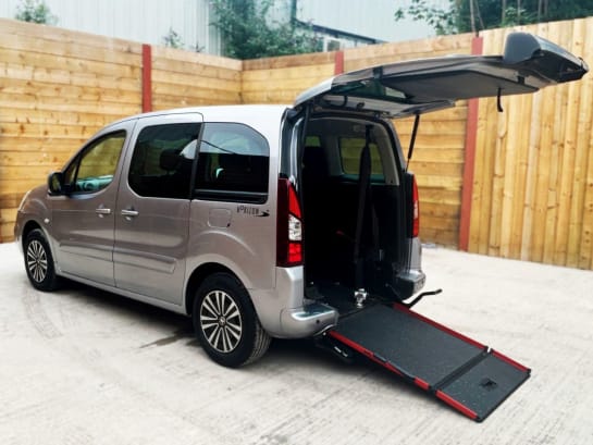 A null PEUGEOT PARTNER TEPEE 4 Seat Auto Wheelchair Accessible Disabled Access Vehicle WAV