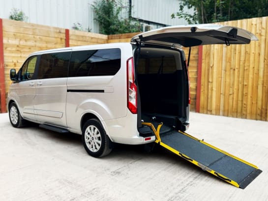 A null FORD TOURNEO CUSTOM L2 LWB 7 Seat Auto Wheelchair Accessible Disabled Access Vehicle WAV