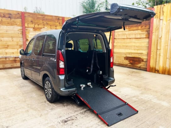 A null PEUGEOT PARTNER TEPEE 3 Seat Wheelchair Accessible Disabled Access Vehicle WAV