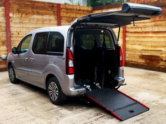 A null PEUGEOT PARTNER TEPEE 3 Seat Wheelchair Accessible Disabled Access Vehicle WAV