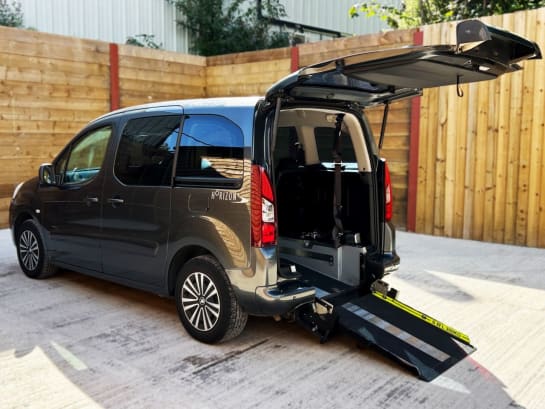 A null PEUGEOT PARTNER TEPEE 3 Seat Wheelchair Accessible Disabled Access Vehicle WAV