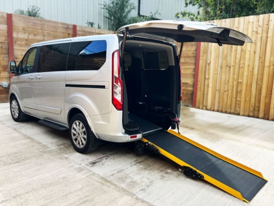 A 2022 FORD TOURNEO CUSTOM Passenger Up Front / Drive From Wheelchair Accessible Vehicle WAV