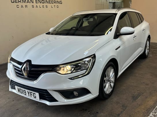 A null RENAULT MEGANE 1.5 Blue dCi Play Sport Tourer Euro 6 (s/s) 5dr