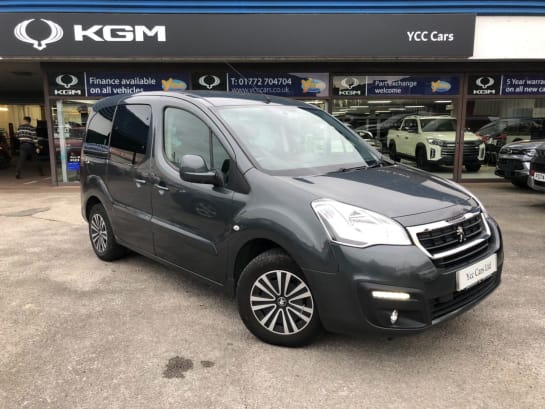 A null PEUGEOT PARTNER 1.6000000000000001l 5d 100 BHP WHEEL CHAIR ACCESSIBLE VEHICLE