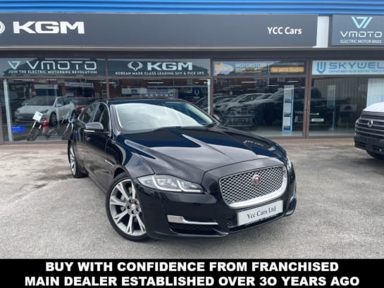 A 2015 JAGUAR XJ 3.0d V6 Portfolio Saloon 4dr Diesel Auto Euro 6 (s/s) (300 ps) 9 STAMP FULL