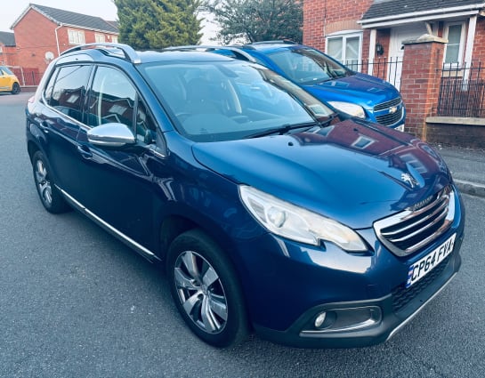 A null PEUGEOT 2008 ALLURE E-HDI ALLURE FAP 5-Door