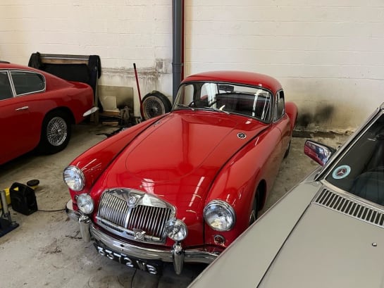A null MG MGA