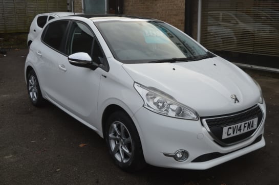 A null PEUGEOT 208 STYLE 5-Door