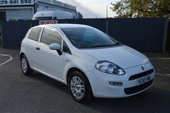 A null FIAT PUNTO POP PLUS 3-Door