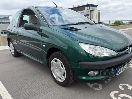 A null PEUGEOT 206 1.4 LX Hatchback 3dr Petrol Manual (electric sunroof) (156 g/km, 75 bhp) lo