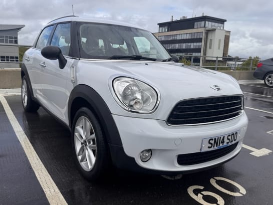 A null MINI COUNTRYMAN 1.6 One SUV 5dr Petrol Manual Euro 6 (s/s) (98 ps) 1 year mot and service i