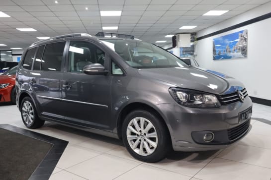 A null VOLKSWAGEN TOURAN 2.0 TDI Sport MPV Diesel DSG Euro 5 (177 ps) FULL SERVICE HISTORY STUNNING