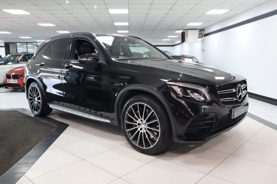A null MERCEDES-BENZ GLC CLASS 2.1 GLC220d AMG Line (Premium) SUV 5dr Diesel G-Tronic 4MATIC Euro 6 (s/s)