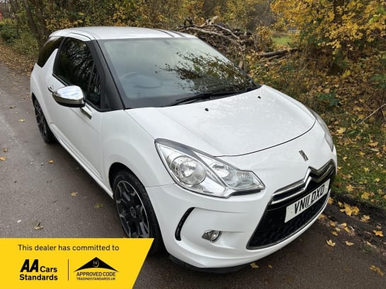 A 2011 CITROEN DS3 HDI BLACK AND WHITE