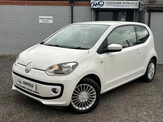 A 2015 VOLKSWAGEN UP 1.0 High up!