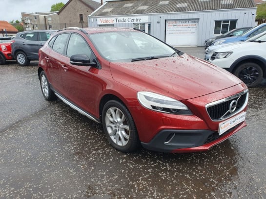 A null VOLVO V40 CROSS COUNTRY 2.0 T3 Pro Hatchback 5dr Petrol Manual Euro 6 (s/s) (152 ps)