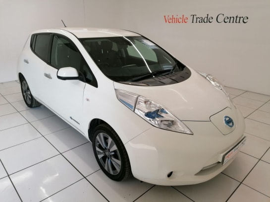 A null NISSAN LEAF 24kWh Tekna Hatchback 5dr Electric Auto (107 bhp)