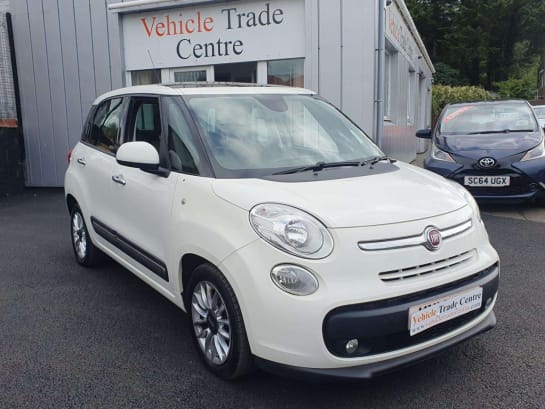 A null FIAT 500L 1.6 MultiJet Lounge MPV 5dr Diesel Manual Euro 5 (s/s) (105 bhp)