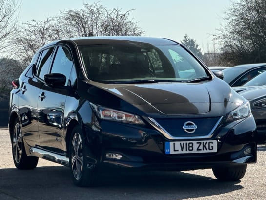 A null NISSAN LEAF 40kWh Tekna Hatchback 5dr Electric Auto (150 ps) **SATNAV~SENSORS~2 KEYS**